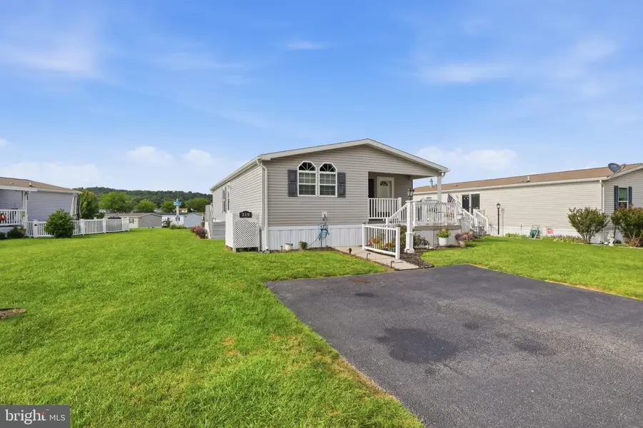 219 Eagle Dr, Hanover, PA 17331 - #3