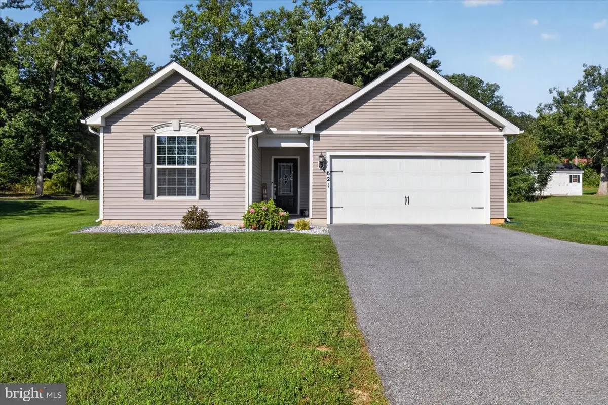 621 Ledger Dr, Hanover, PA 17331 - #1