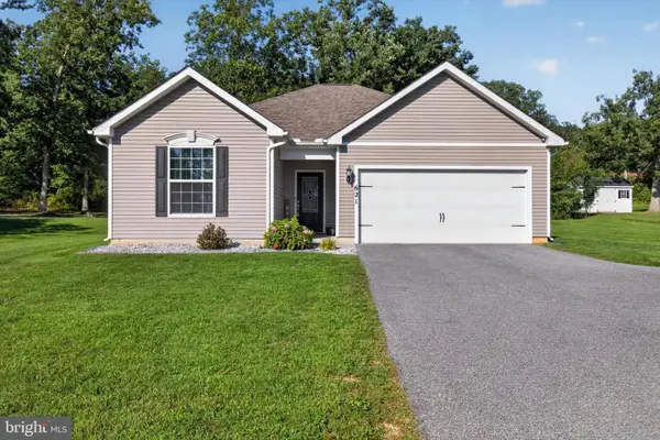 621 Ledger Dr, HANOVER, PA 17331