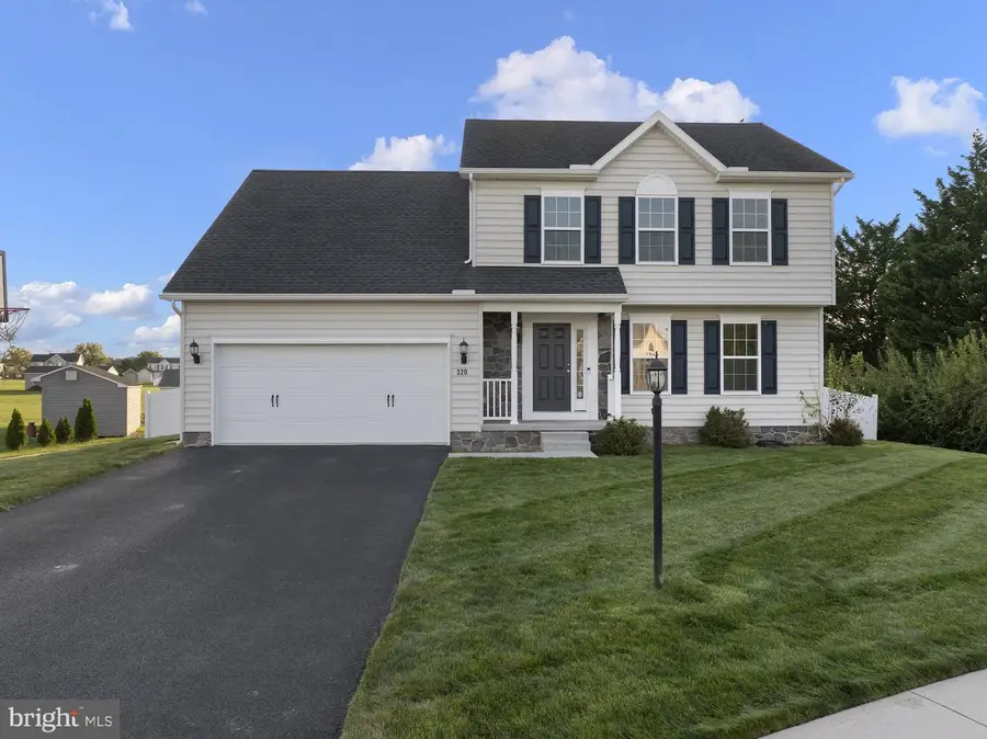 320 Friendly Dr, Hanover, PA 17331 - #2