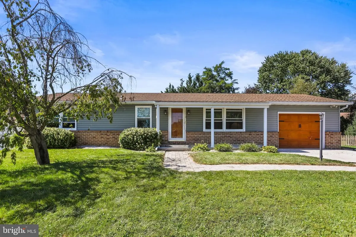 294 S Jefferson St, Hanover, PA 17331 - #1