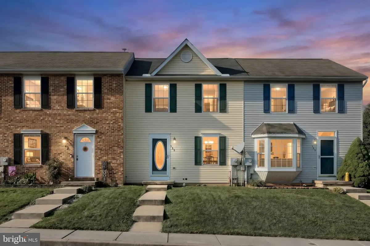 135 Apple Grove Ln, Littlestown, PA 17340 - #1