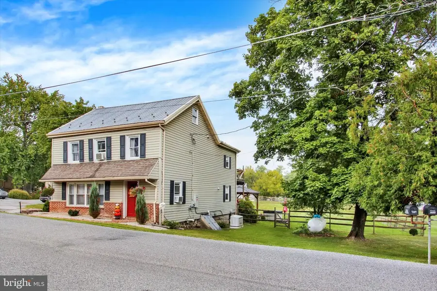 1967 Oxford Rd, New Oxford, PA 17350 - #2