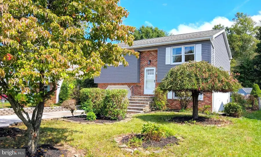 54 Fawn Ave, New Oxford, PA 17350 - #3