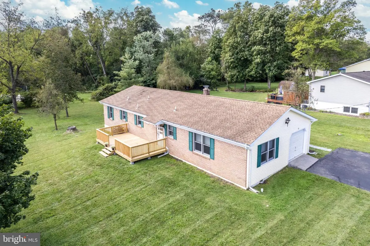 12 Longstreet Dr, East Berlin, PA 17316 - #1