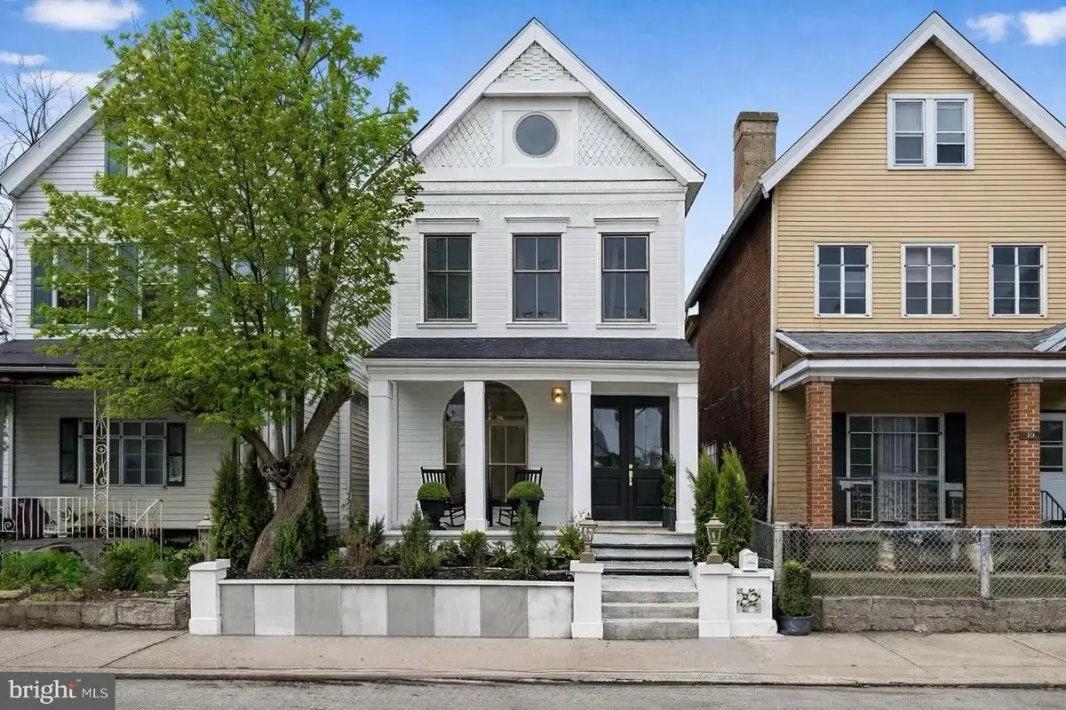 32 Mayflower St, Pittsburgh, PA 15206 - #1