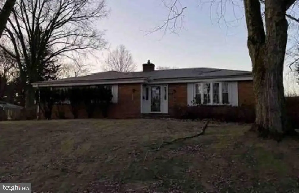 337 Canterbury Dr, Pittsburgh, PA 15238 - #1