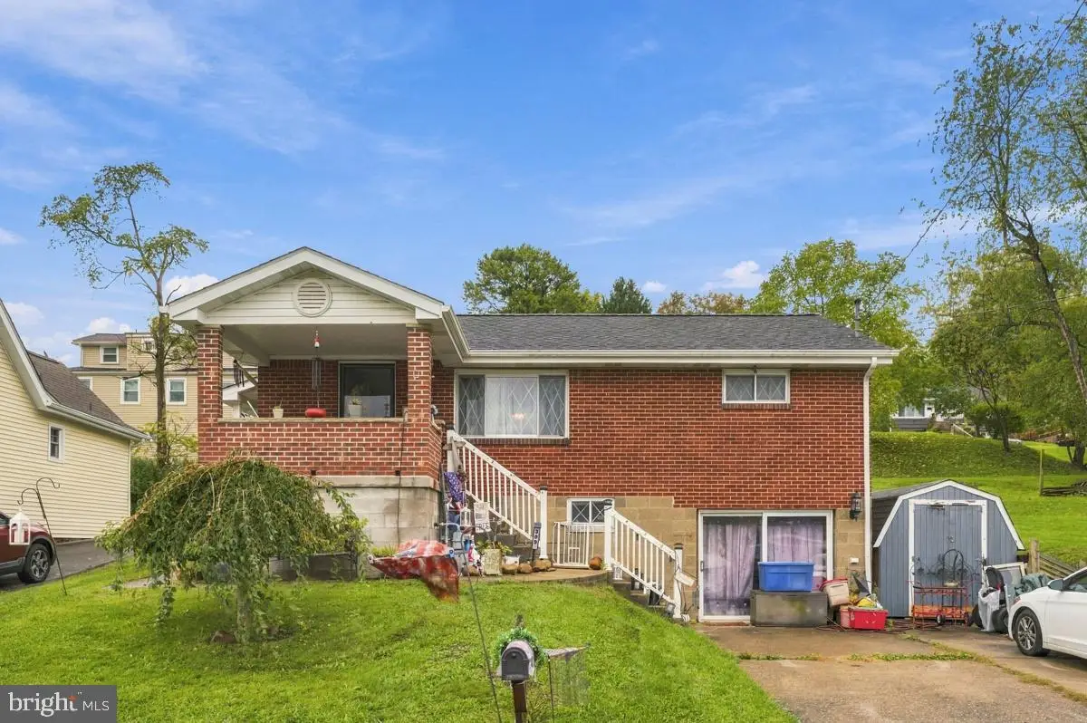 309 Spring St, Oakdale, PA 15071 - #1