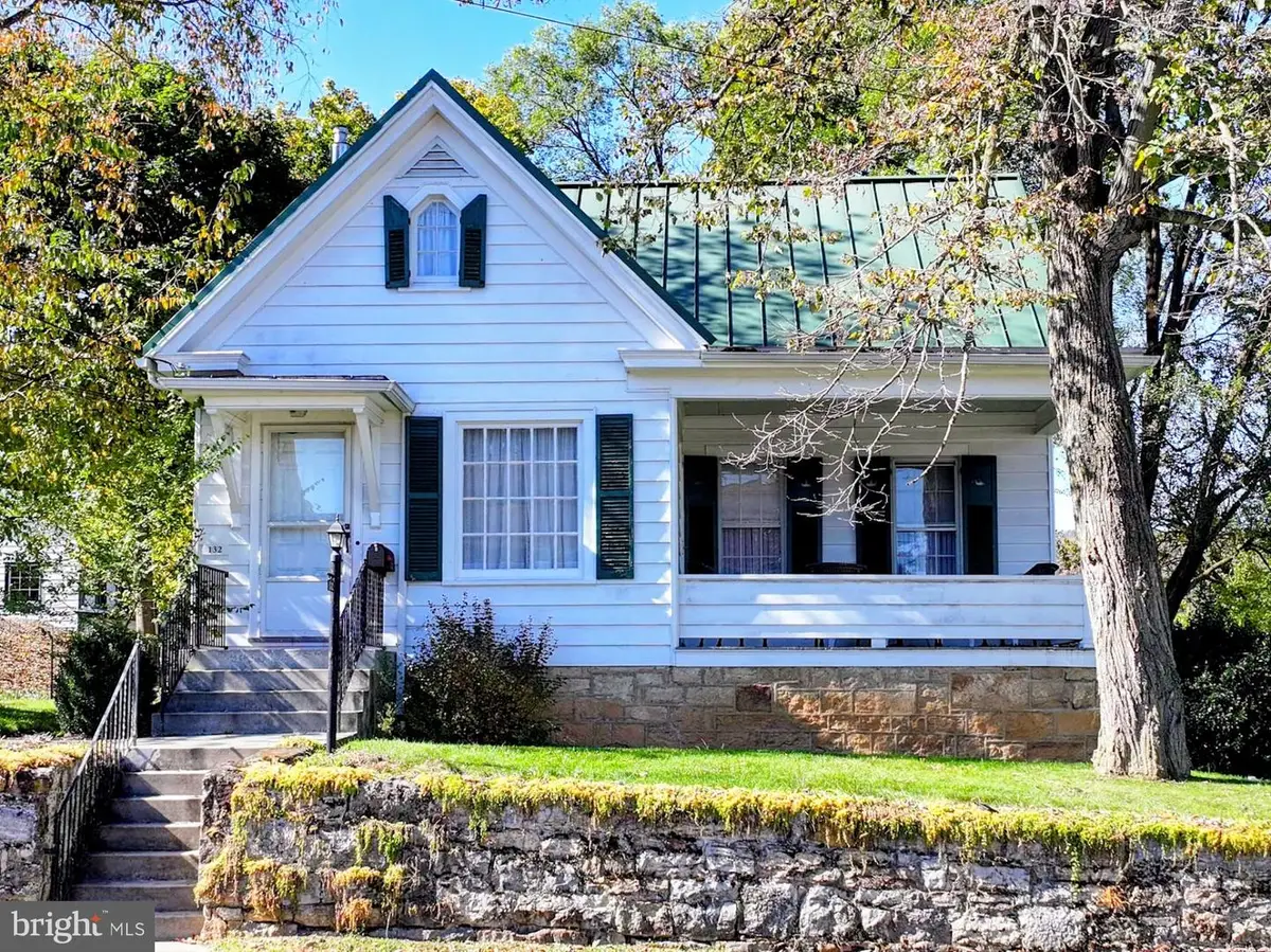 132 S Thomas St, Bedford, PA 15522 - Image #1