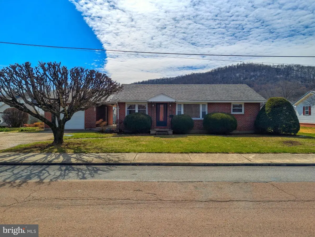 237 Water St, Hyndman, PA 15545 - #1