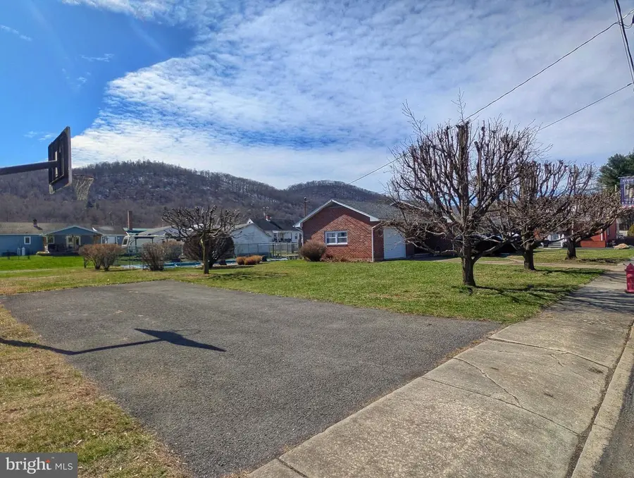 237 Water St, Hyndman, PA 15545 - #2