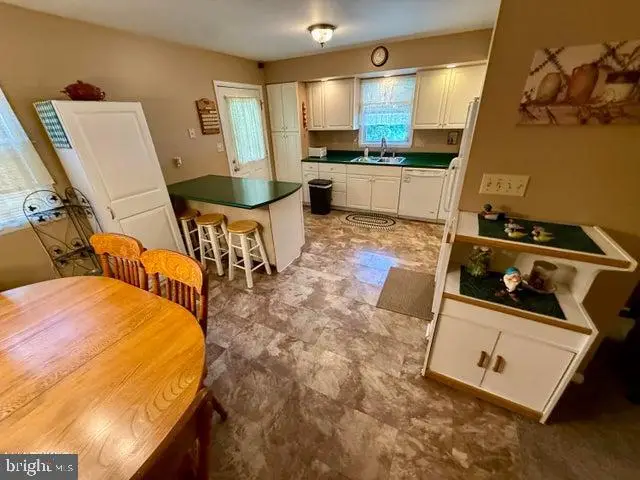 703 Spring St, Saxton, PA 16678 - #3