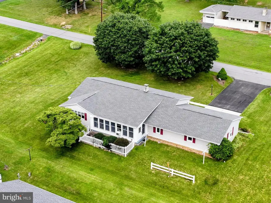 118 Locust Dr, Everett, PA 15537 - #2
