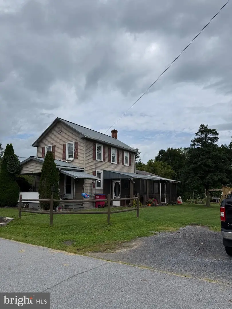 1702 Mifflin St, Saxton, PA 16678 - #2