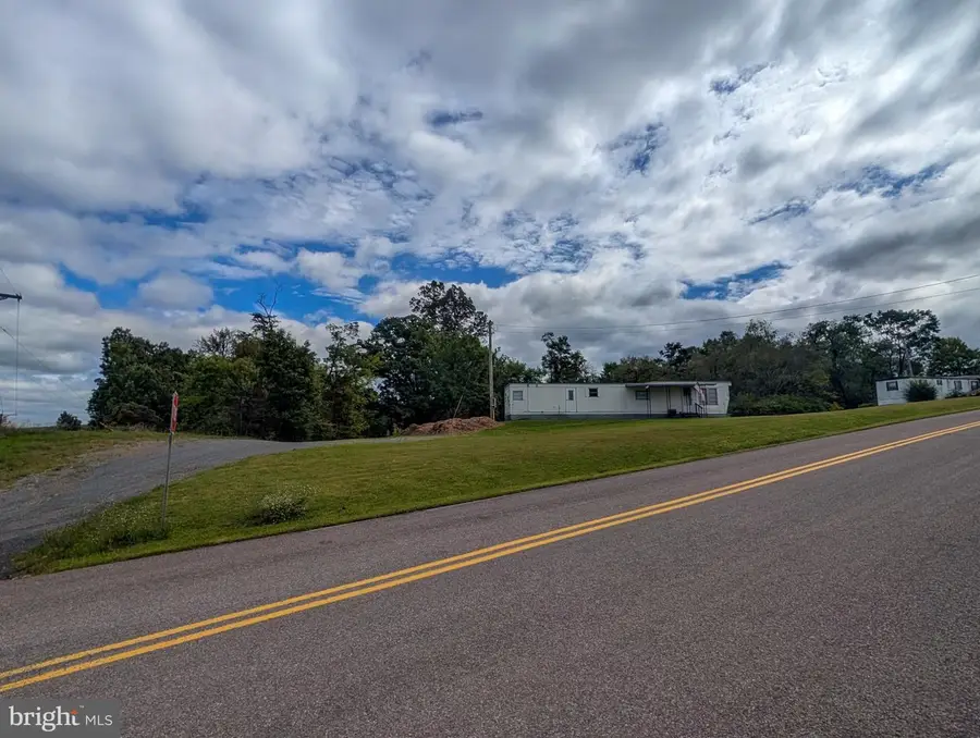 107 Deerfield Dr, Manns Choice, PA 15550 - #2