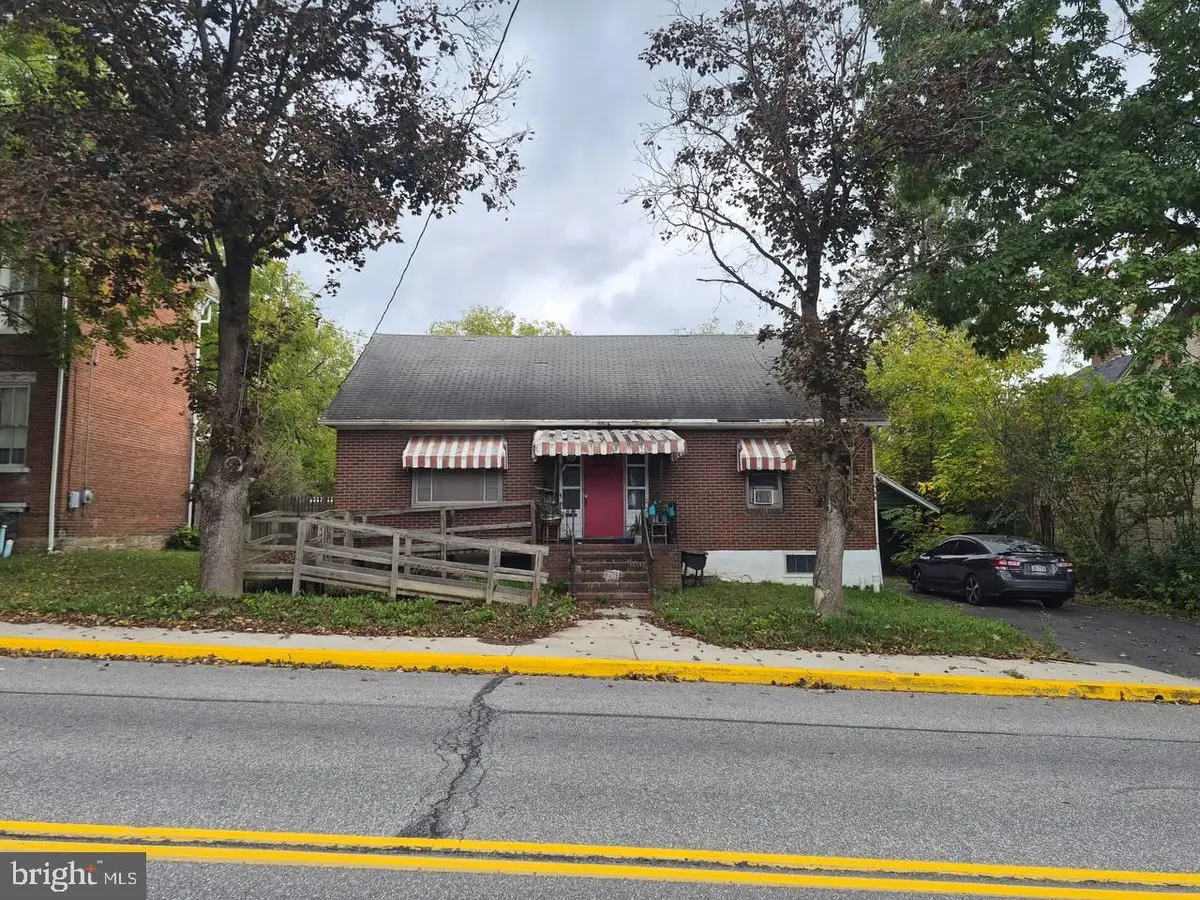 434 W Pitt St, Bedford, PA 15522 - #1