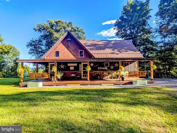 1077 Queen Rd, CLAYSBURG, PA 16625