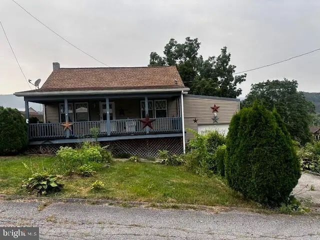 303 16th St, Saxton, PA 16678 - #1