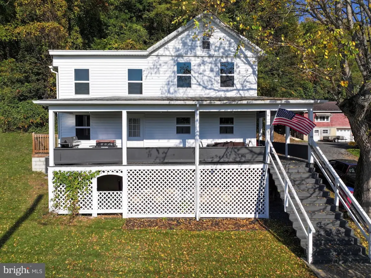 22 N Juniata St, Everett, PA 15537 - #1