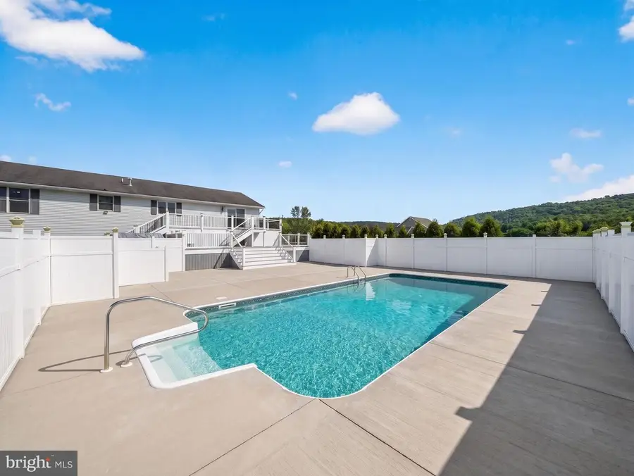 178 Brookside Dr, Athens, PA 18810 - #2