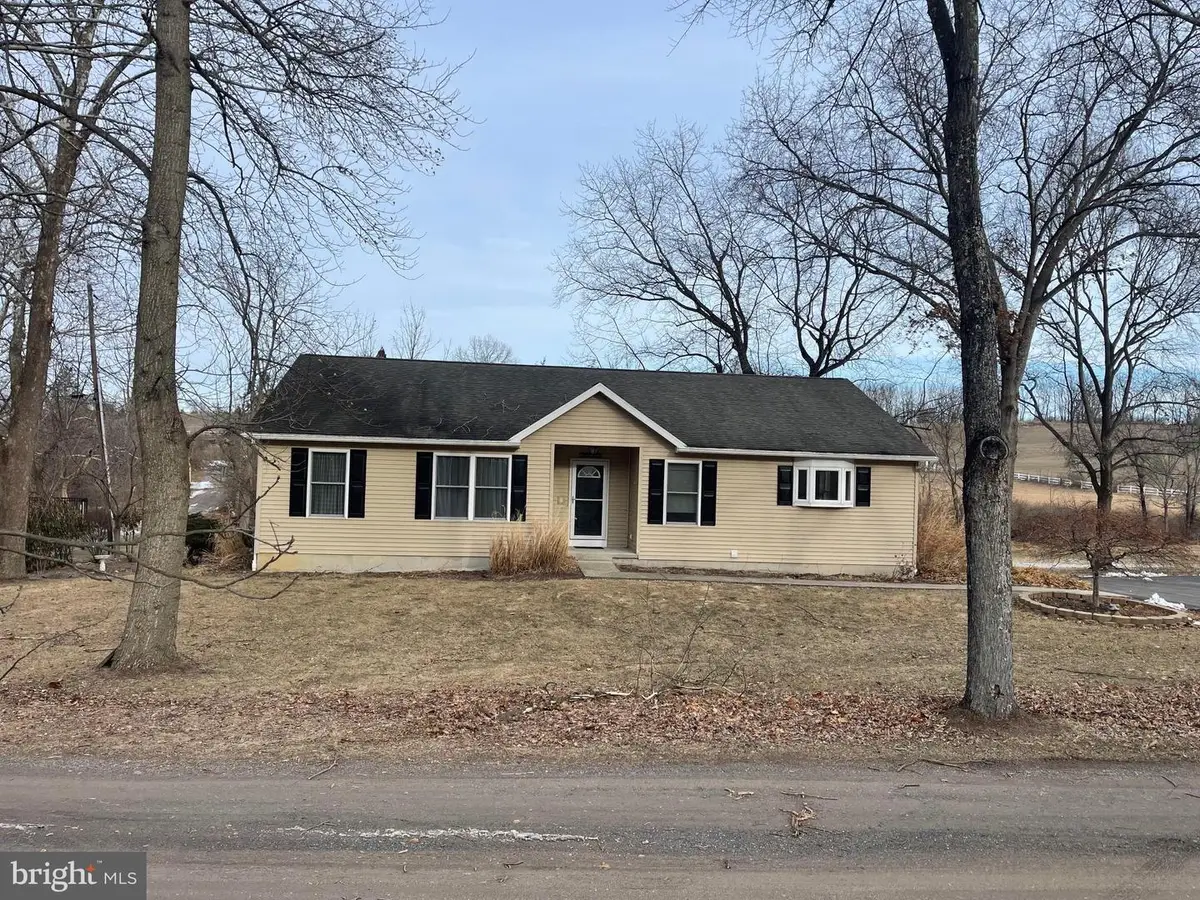 192 Cemetery Ln, Leesport, PA 19533 - Image #1