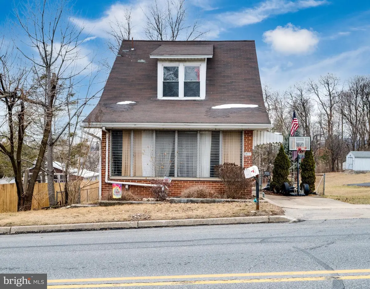 817 Philadelphia Ave, Reading, PA 19607 - Image #1