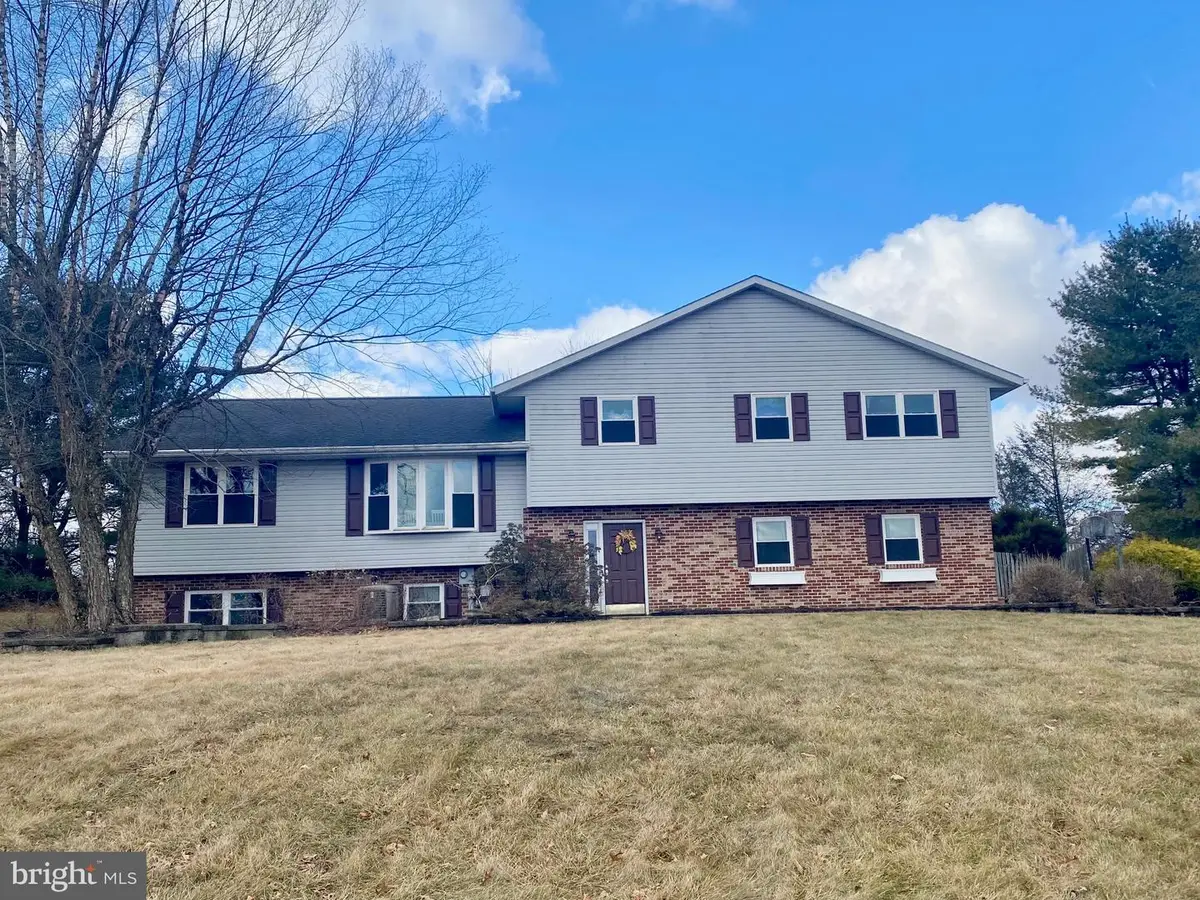 3 Woodland Ct, Hamburg, PA 19526 - Image #1