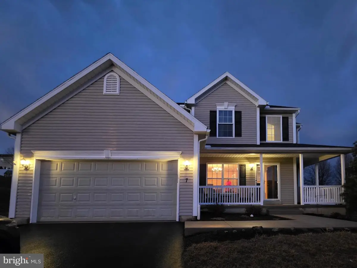 7 Verdun Dr, Reading, PA 19605 - Image #1