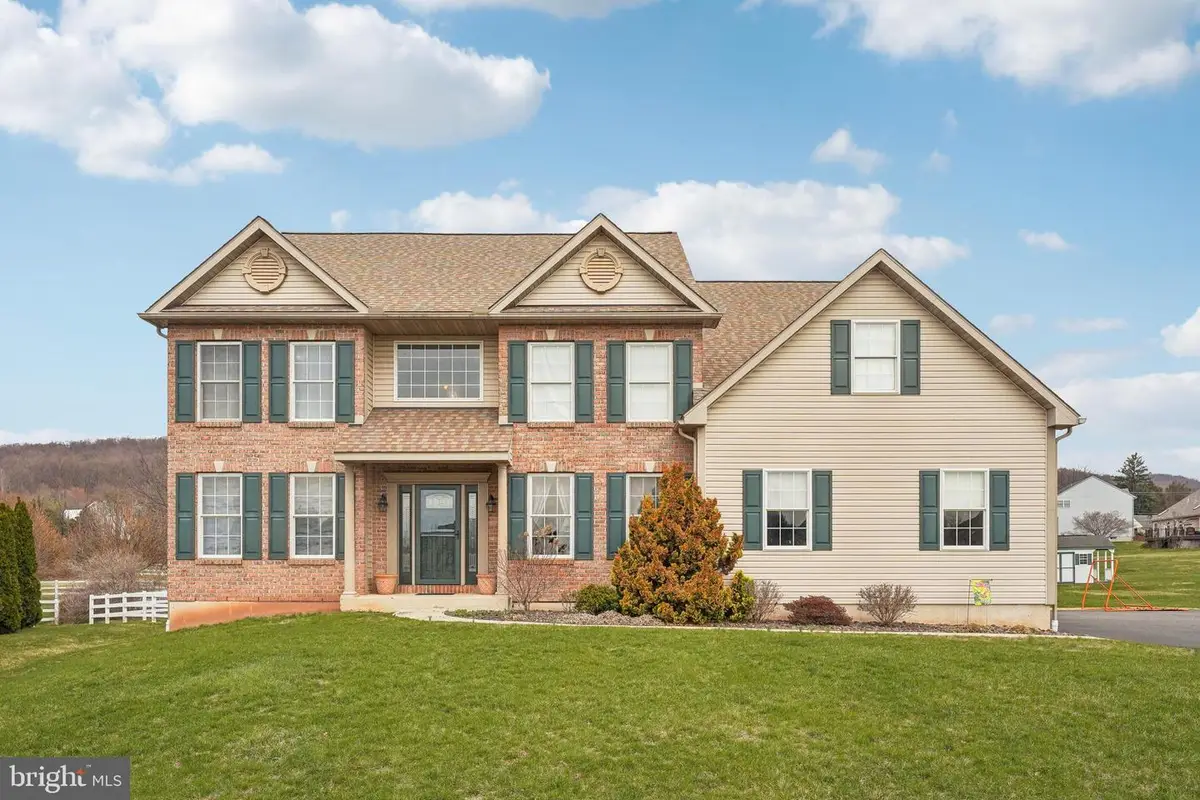 113 Martin Ln, Douglassville, PA 19518 - Image #1