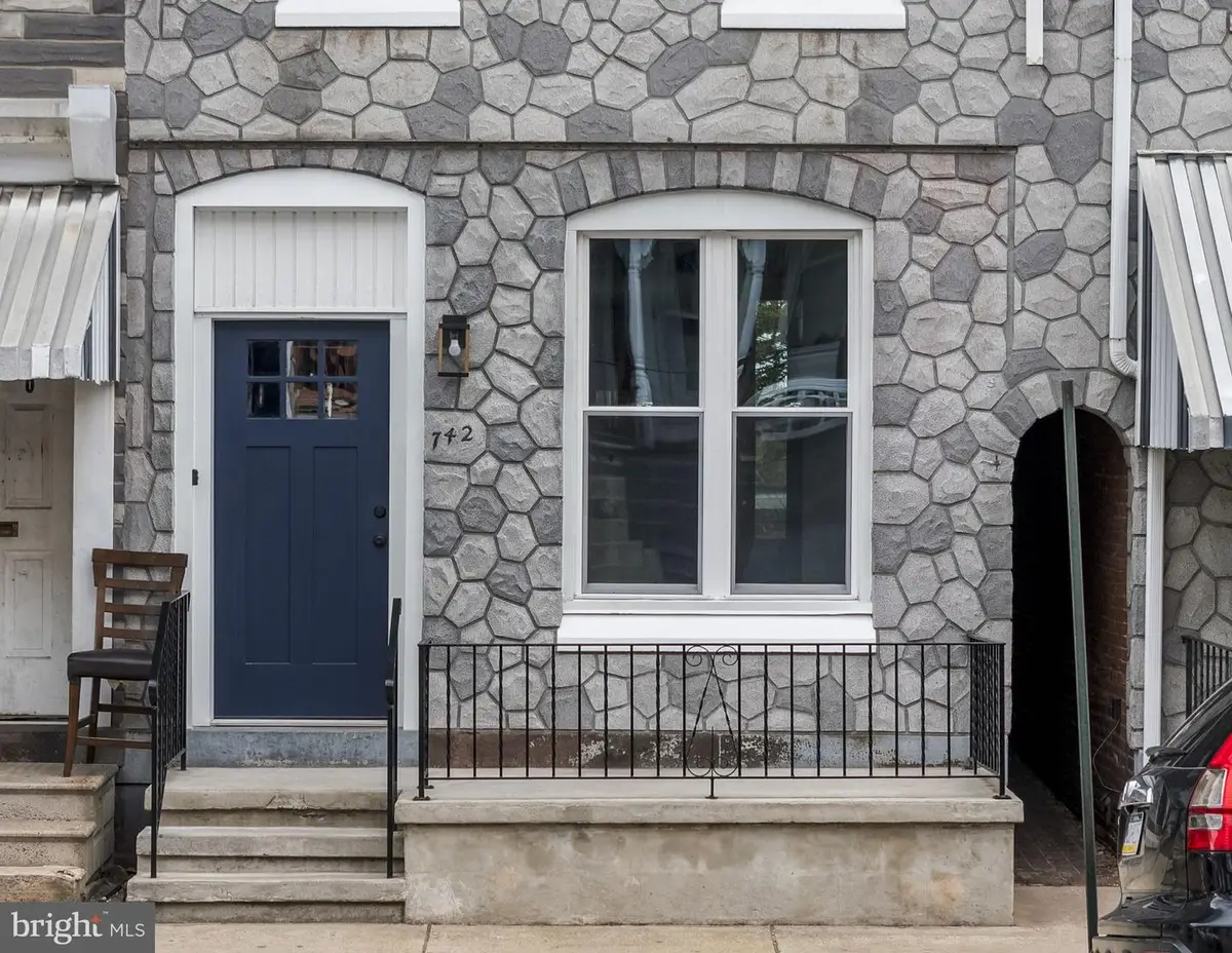 742 N 11th St, Reading, PA 19604 - Image #1