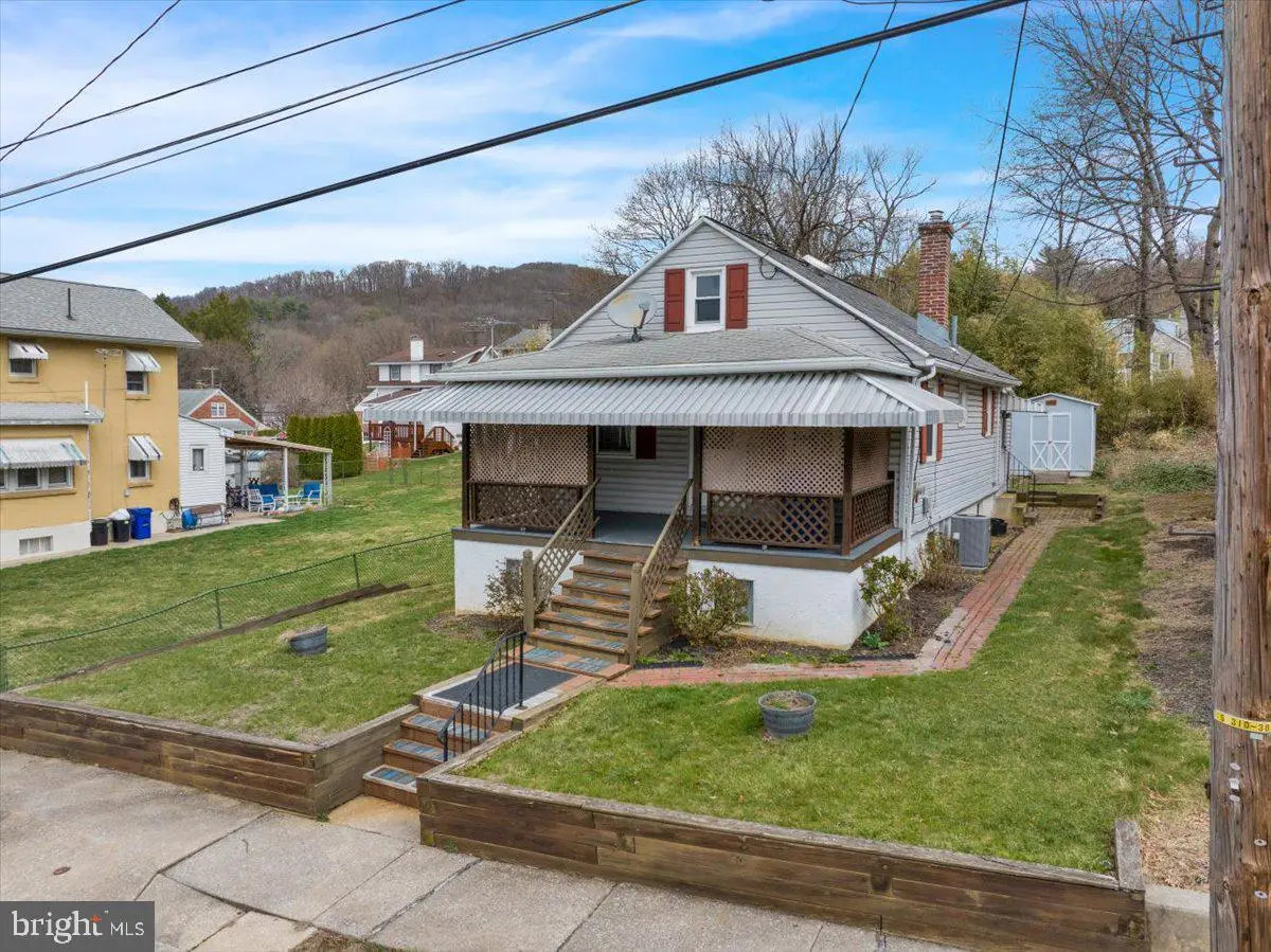 3221 Gray St, Reading, PA 19605 - Image #1