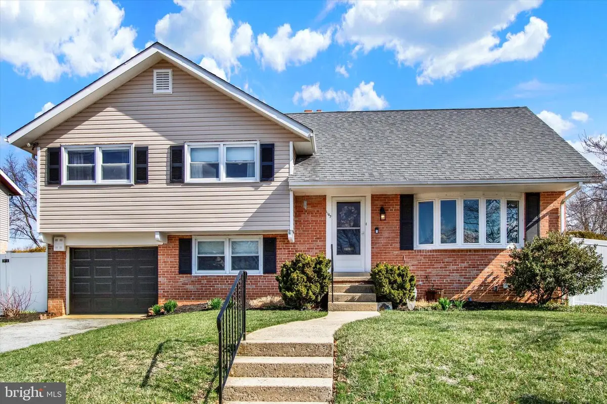 1107 Lilac Ln, Reading, PA 19609 - Image #1