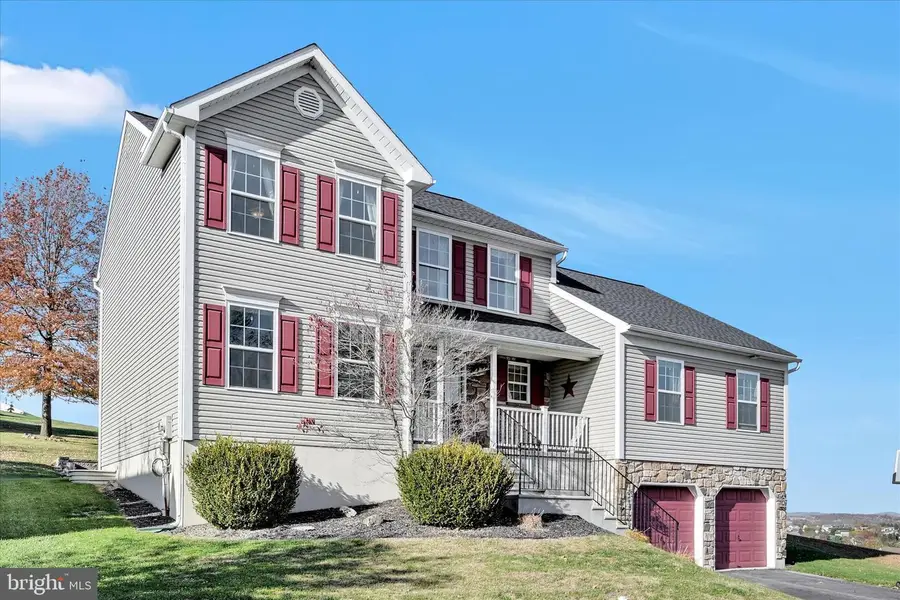 217 Longview Dr, Reading, PA 19608 - Image #2