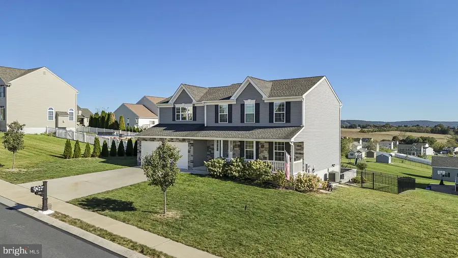 304 Ida Red Dr, Leesport, PA 19533 - Image #3