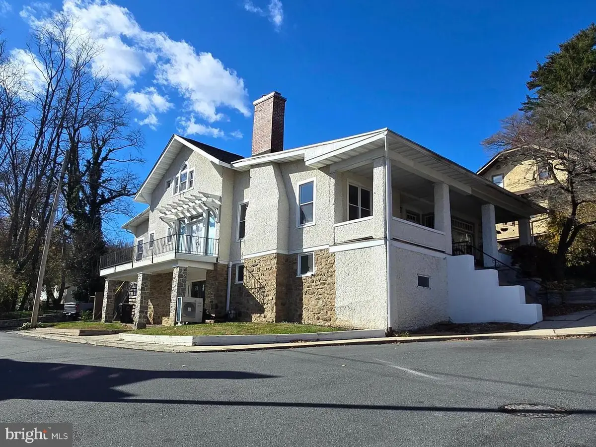 8 S Los Robles Ct, Reading, PA 19606 - Image #1