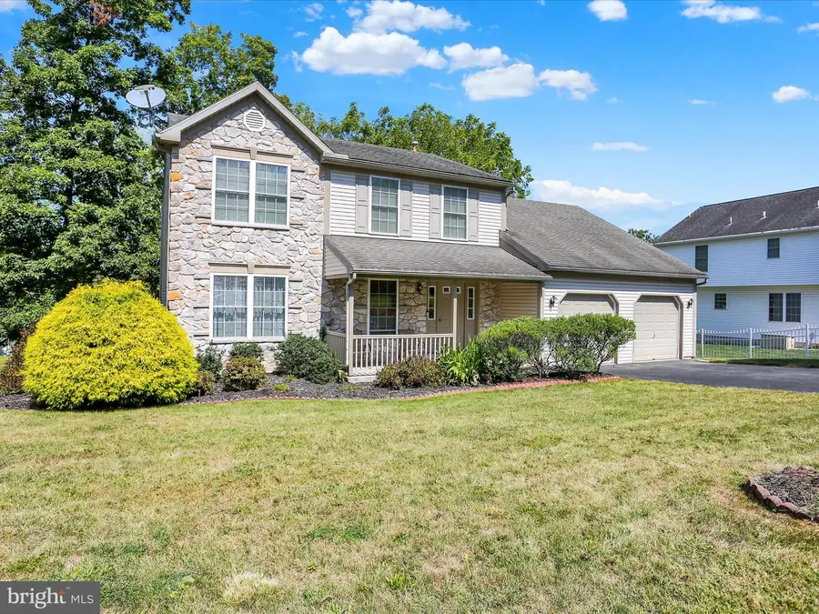 4861 Dunham Dr, Reading, PA 19606 - Image #2