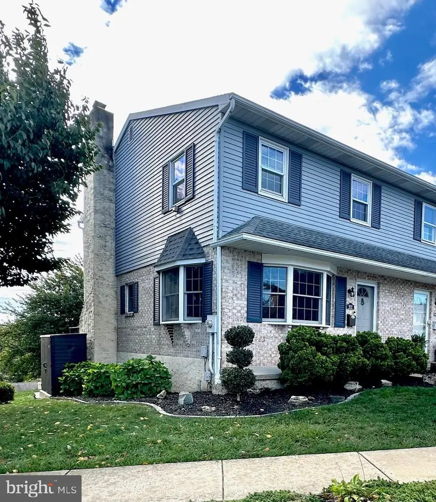 202 Popodickon Dr, Boyertown, PA 19512 - Image #2