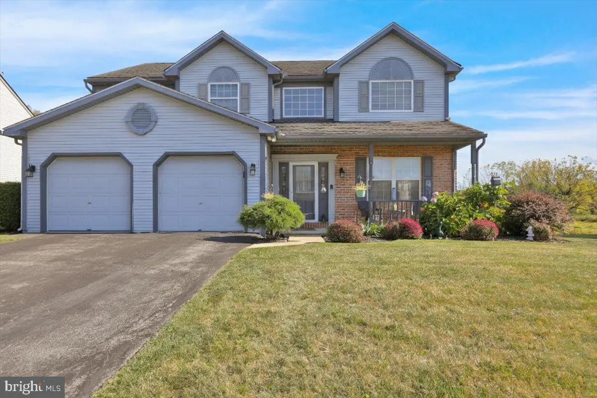 24 Brookfield Dr, Fleetwood, PA 19522 - Image #1