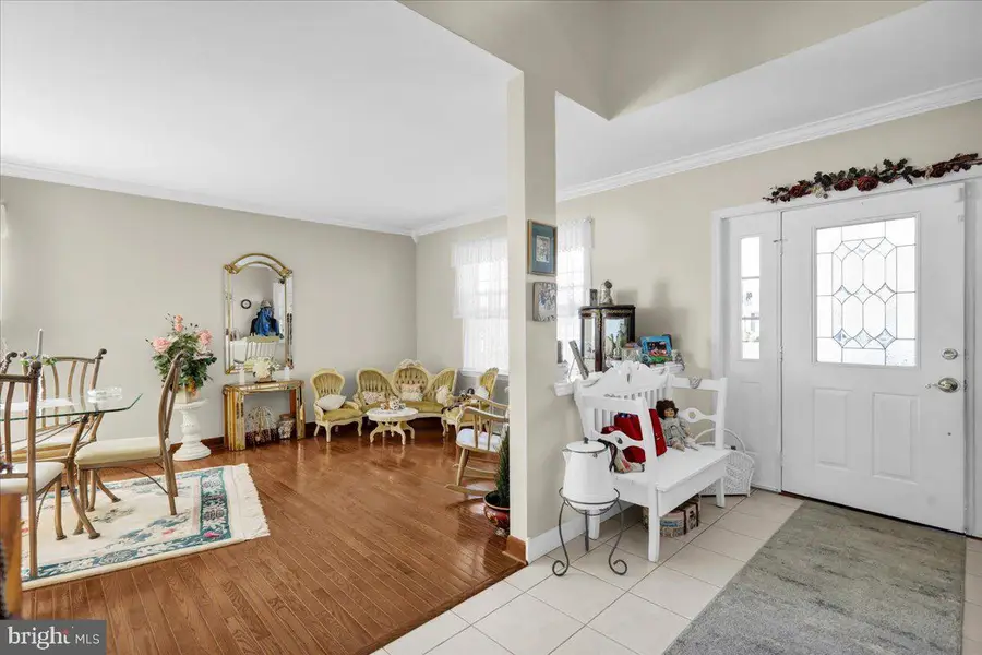 24 Brookfield Dr, Fleetwood, PA 19522 - Image #2