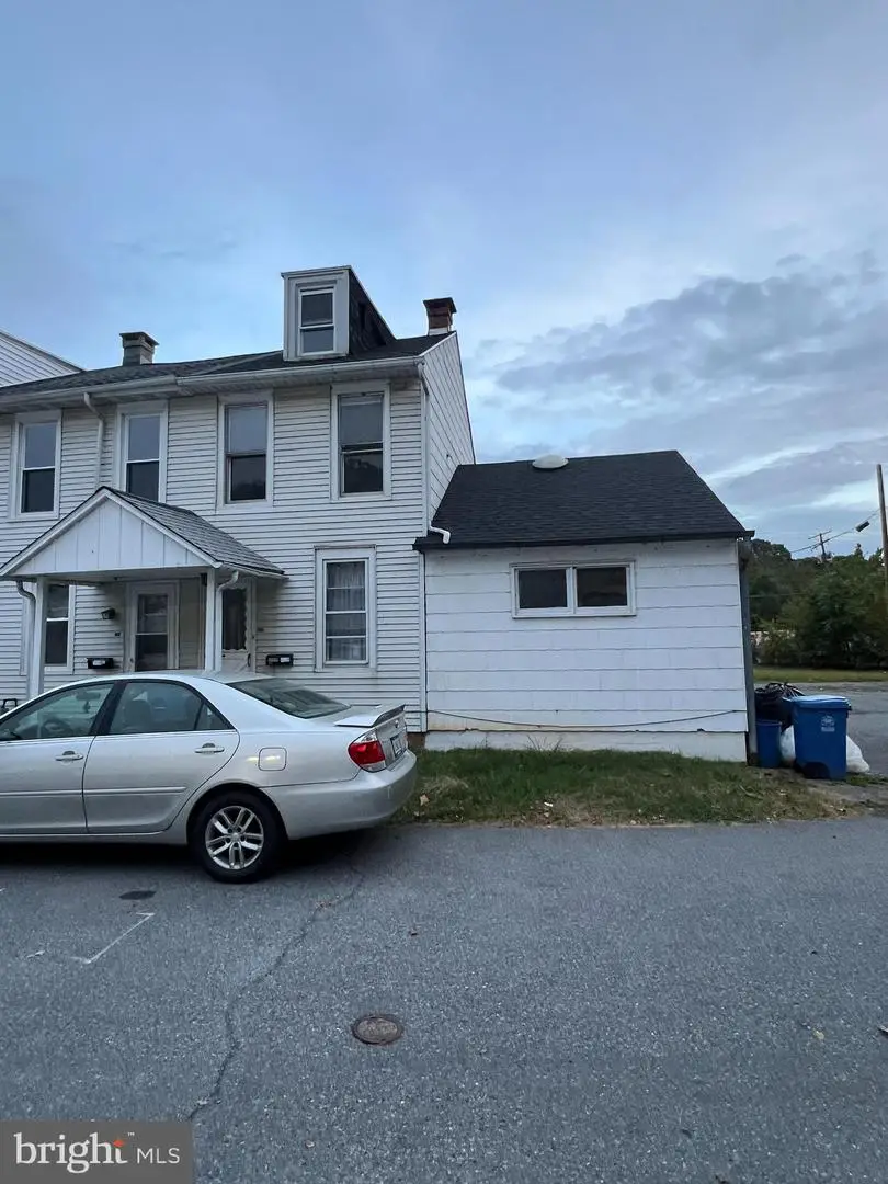 136 Bennett St, Reading, PA 19605 - Image #1