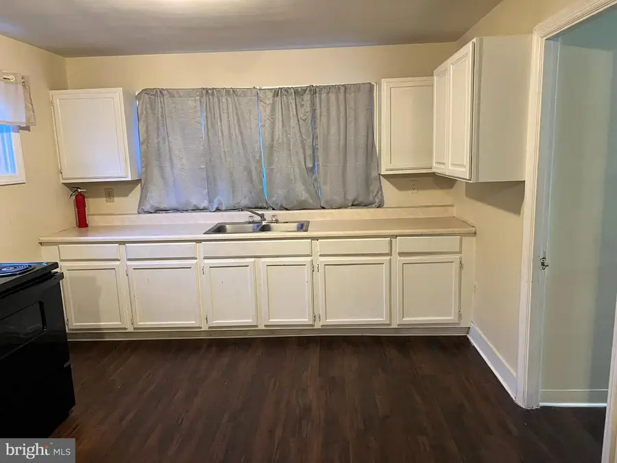 136 Bennett St, Reading, PA 19605 - Image #2