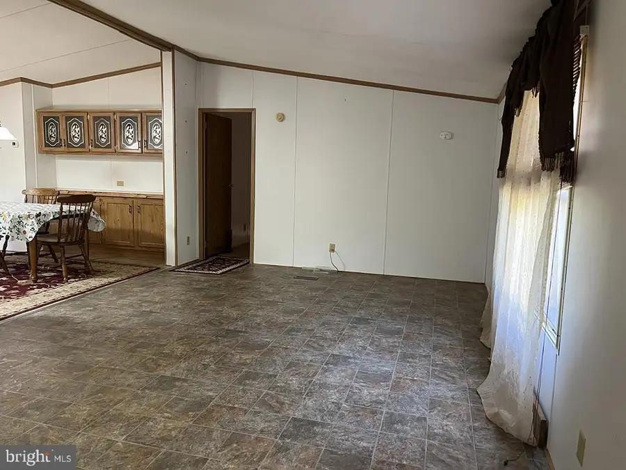 1011 Valley Ct, Hamburg, PA 19526 - Image #2