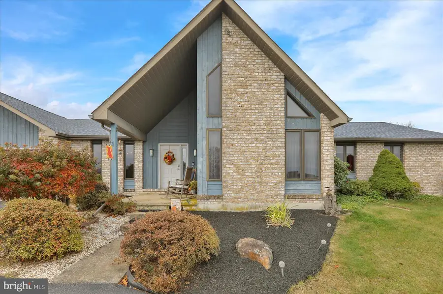 1064 Mahlon Dr, Leesport, PA 19533 - Image #2