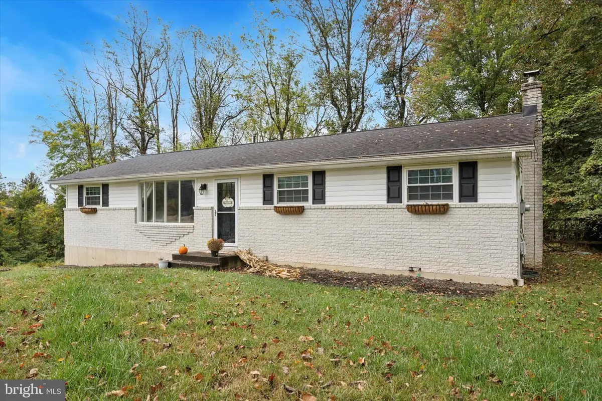 20 Edgehill Rd, Boyertown, PA 19512 - Image #1