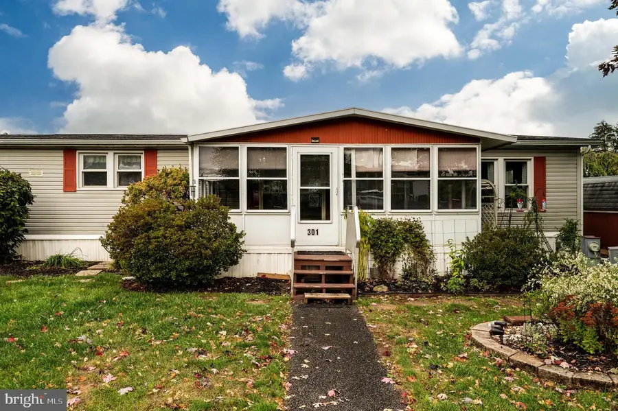 301 Hampshire Ave, Reading, PA 19606 - Image #2