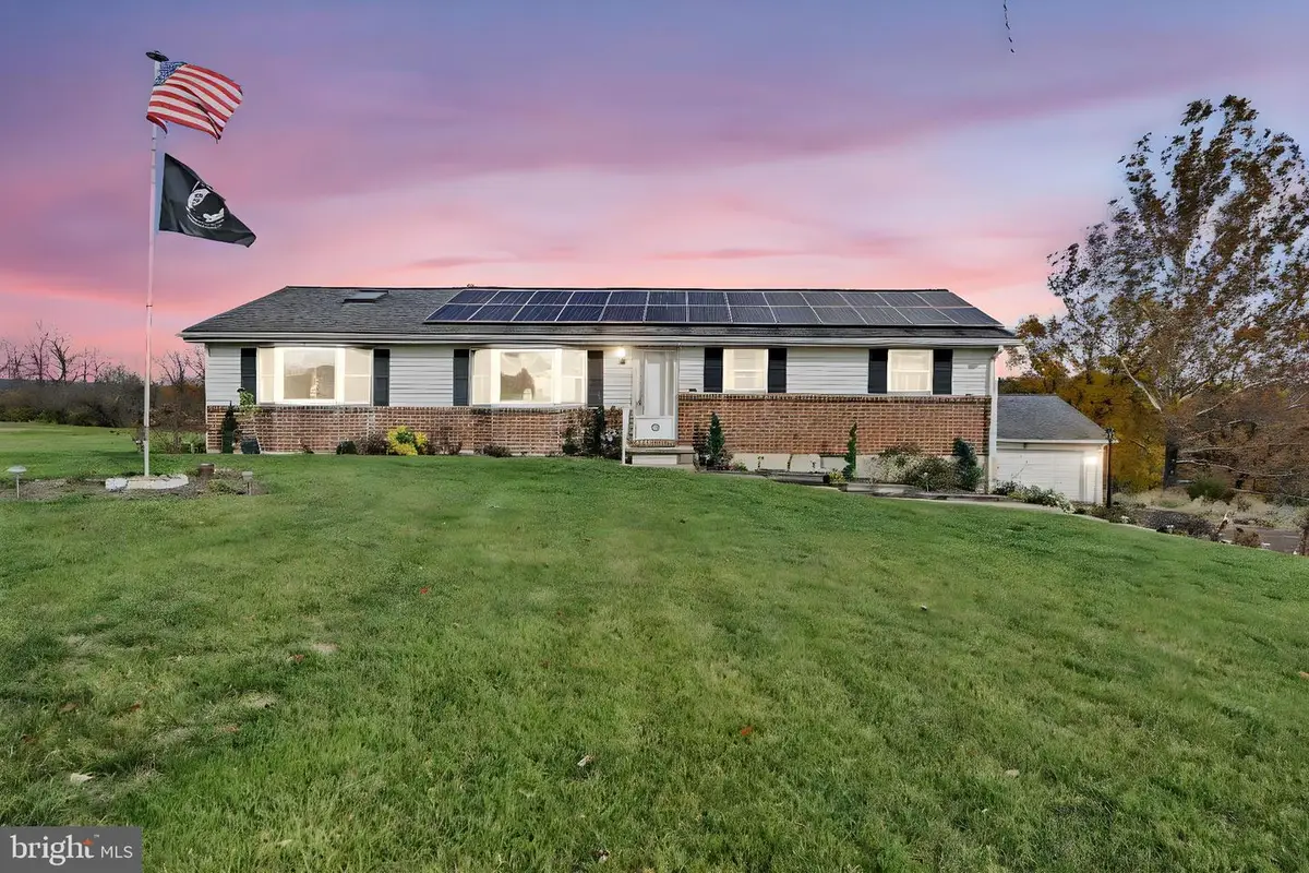 156 Manor Dr, Mohrsville, PA 19541 - Image #1