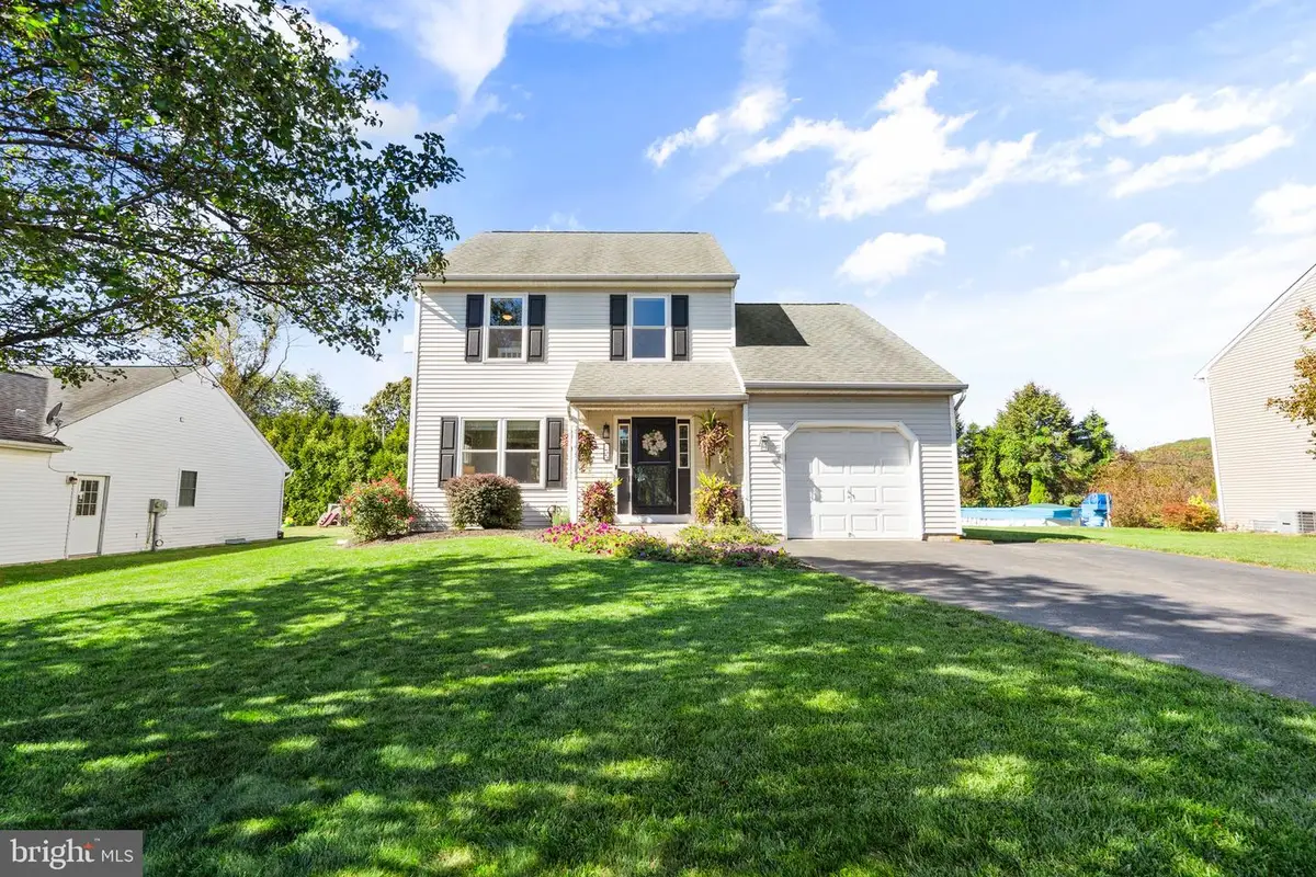 55 Laura Dr, Barto, PA 19504 - Image #1