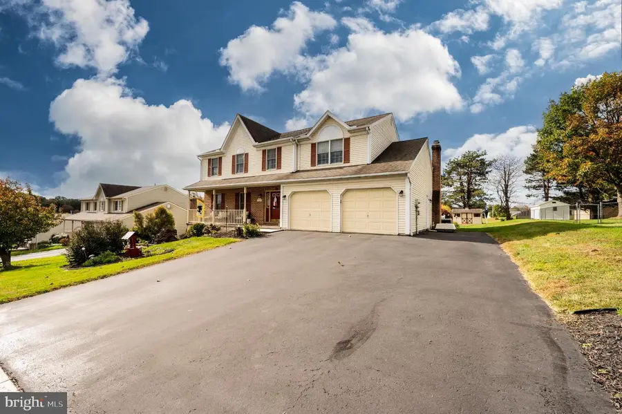 1052 Boeshore Cir, Reading, PA 19605 - Image #2