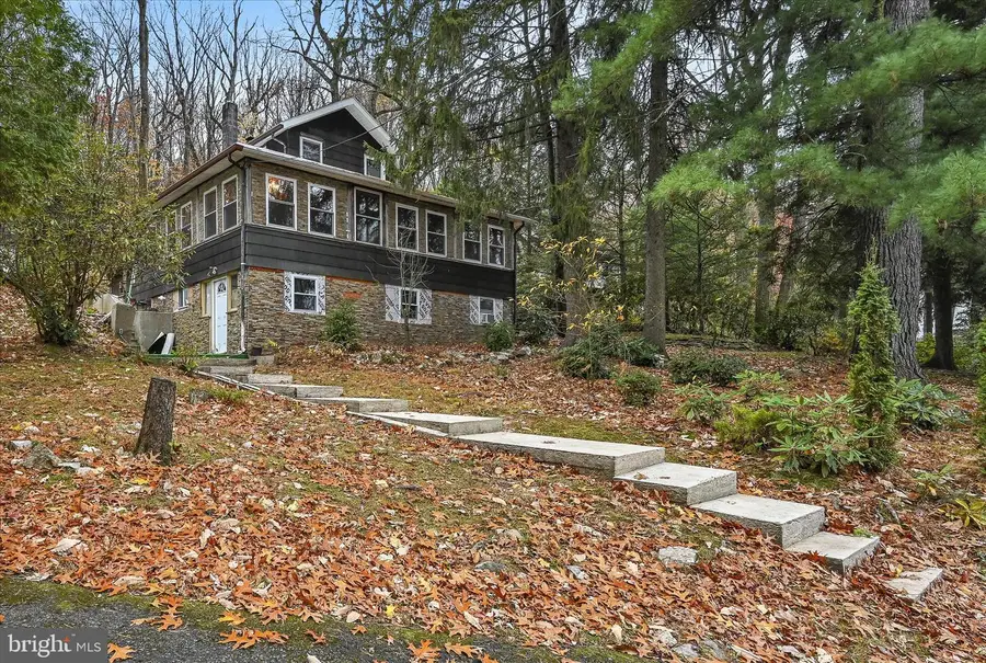 2460 Grandview Ave, Reading, PA 19606 - Image #2