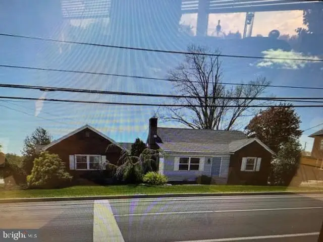 144 S Centre Ave, Leesport, PA 19533 - Image #2